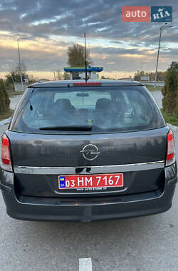 Универсал Opel Astra 2010 в 