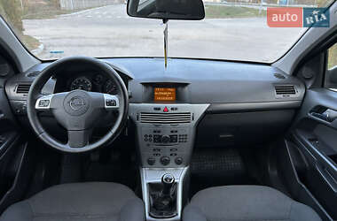 Универсал Opel Astra 2010 в 