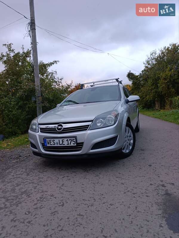 Универсал Opel Astra 2009 в Луцке