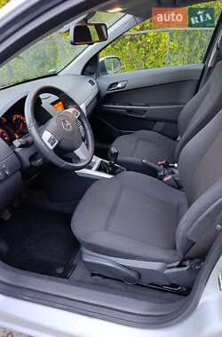 Универсал Opel Astra 2009 в 