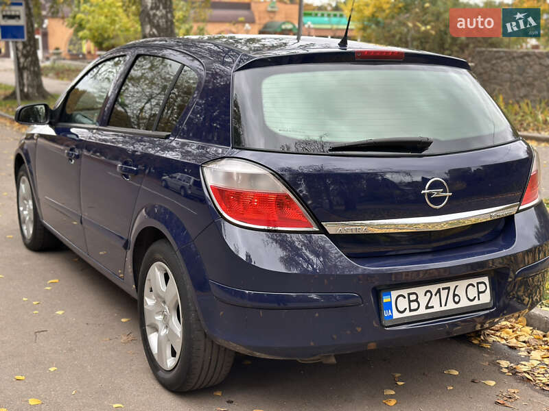 Хэтчбек Opel Astra 2006 в Ромнах фото 6 Хэтчбек Opel Astra 2006 в Ромнах