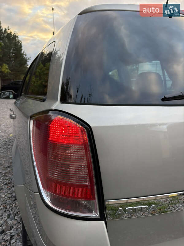 Универсал Opel Astra 2009 в Белой Церкви