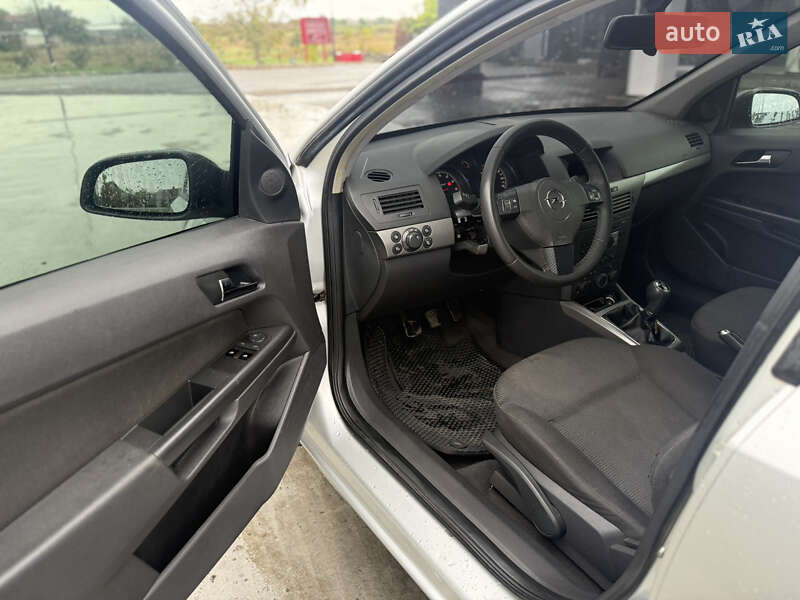 Хэтчбек Opel Astra 2004 в Новом Буге фото 7 Хэтчбек Opel Astra 2004 в Новом Буге