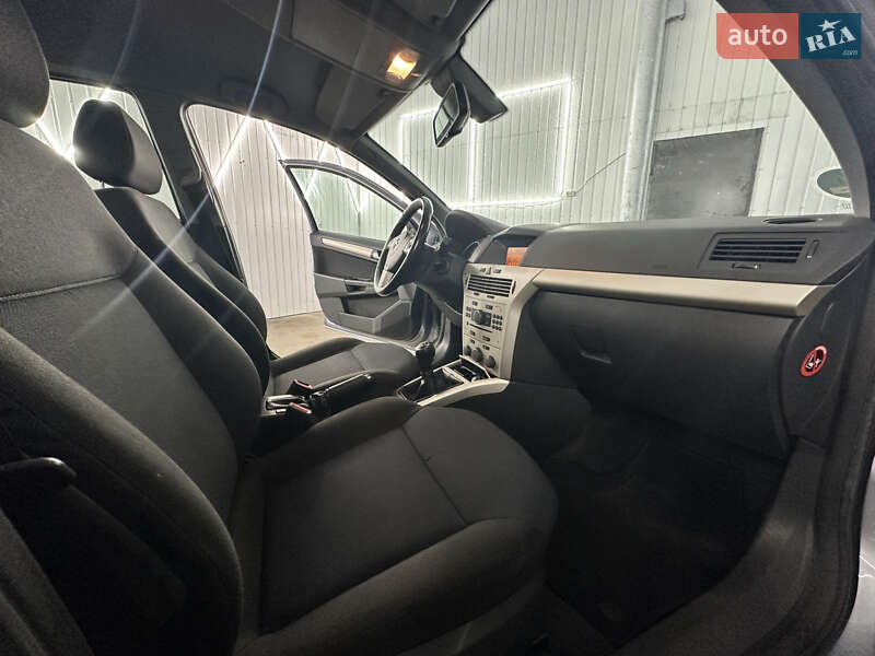 Хэтчбек Opel Astra 2008 в Виннице