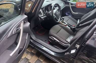 Універсал Opel Astra 2012 в 