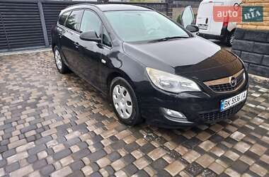 Універсал Opel Astra 2012 в 