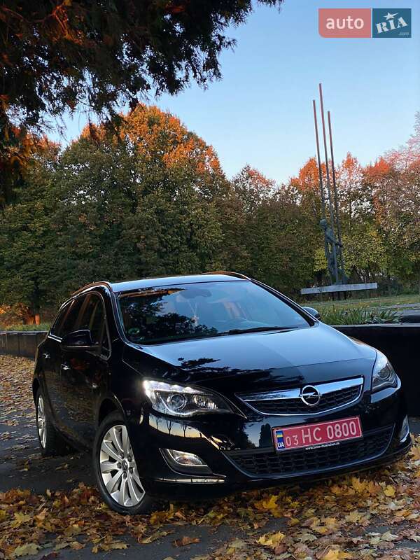Opel Astra 2011