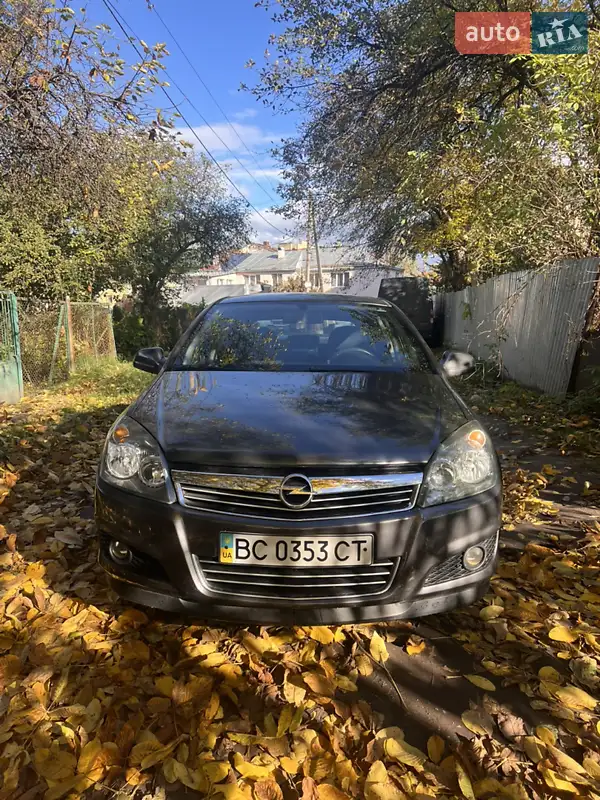 Opel Astra 2012