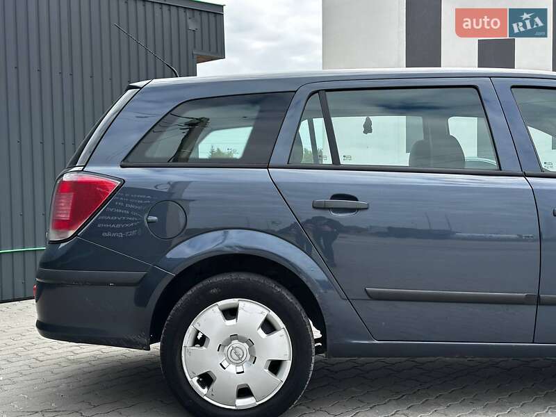 Універсал Opel Astra 2006 в Львові