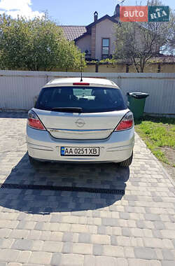 Хетчбек Opel Astra 2010 в  Хетчбек Opel Astra 2010 в