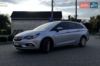Универсал Opel Astra 2017 в Дрогобыче