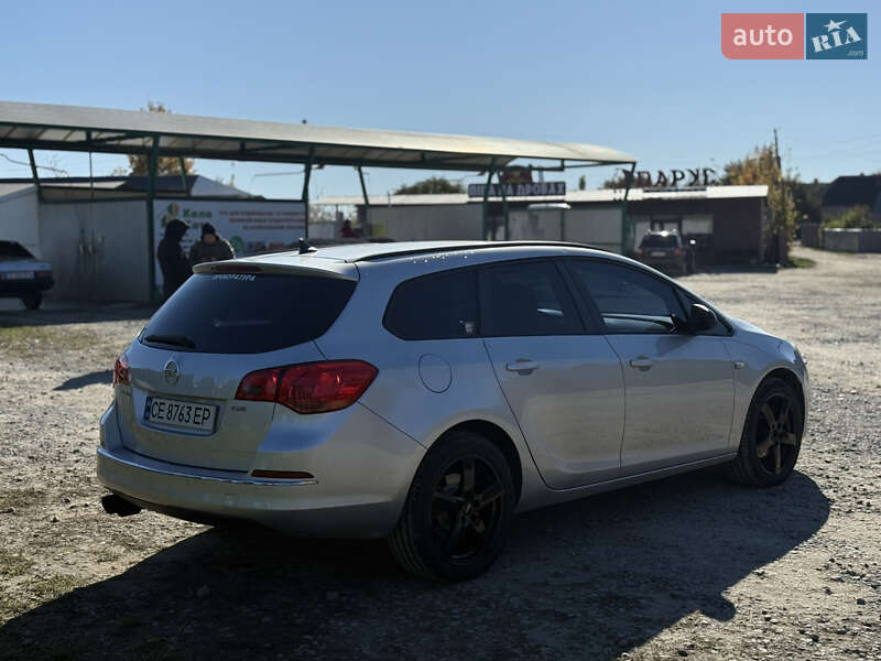 Универсал Opel Astra 2013 в Черновцах