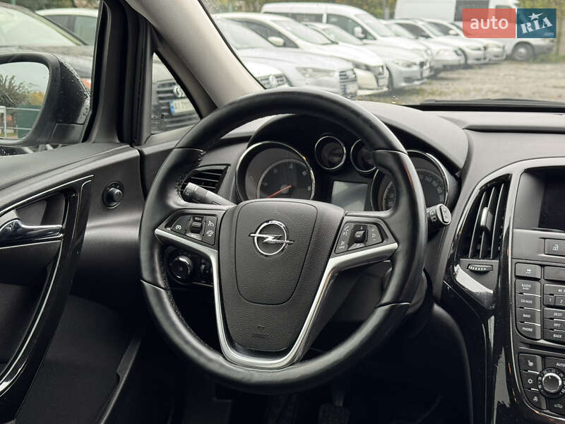 Універсал Opel Astra 2013 в Бердичеві