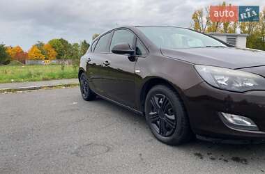 Хетчбек Opel Astra 2012 в  фото 9 Хетчбек Opel Astra 2012 в