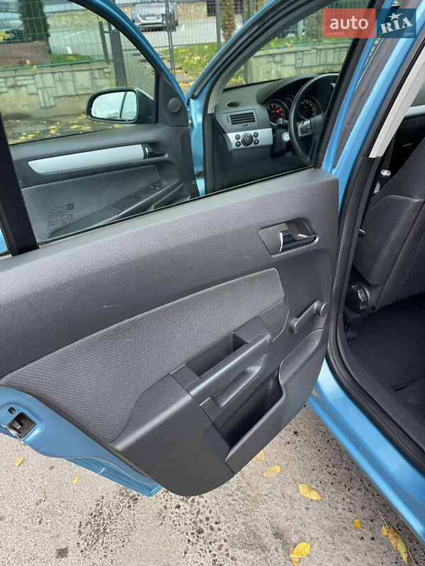 Хэтчбек Opel Astra 2005 в Луцке фото 18 Хэтчбек Opel Astra 2005 в Луцке