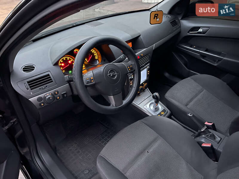 Хэтчбек Opel Astra 2006 в Виннице