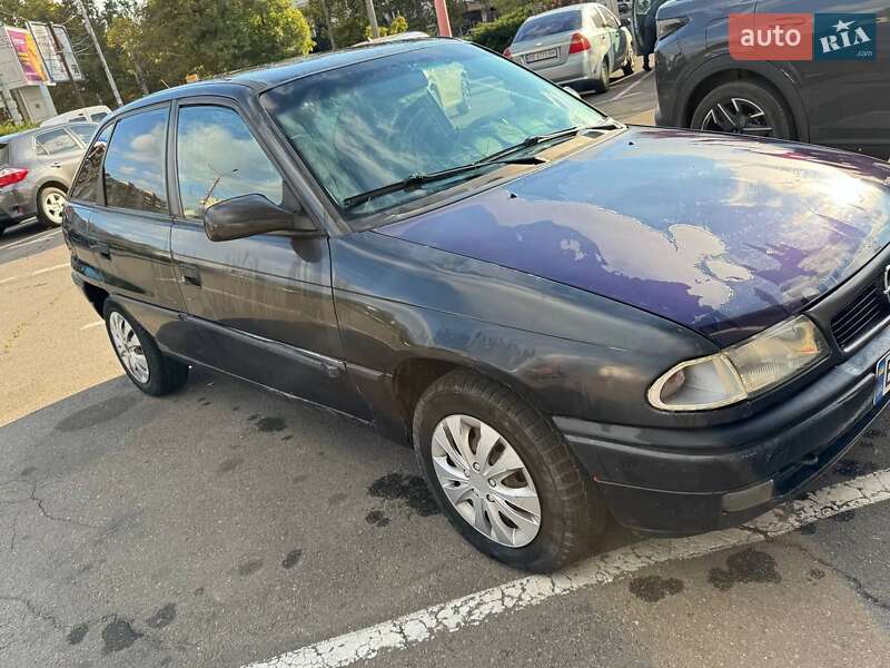 Седан Opel Astra 1997 в Николаеве