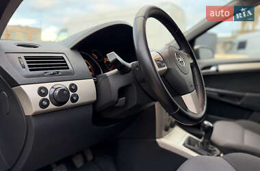 Универсал Opel Astra 2008 в 