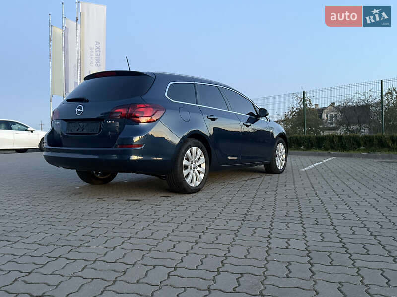 Універсал Opel Astra 2011 в Яворові