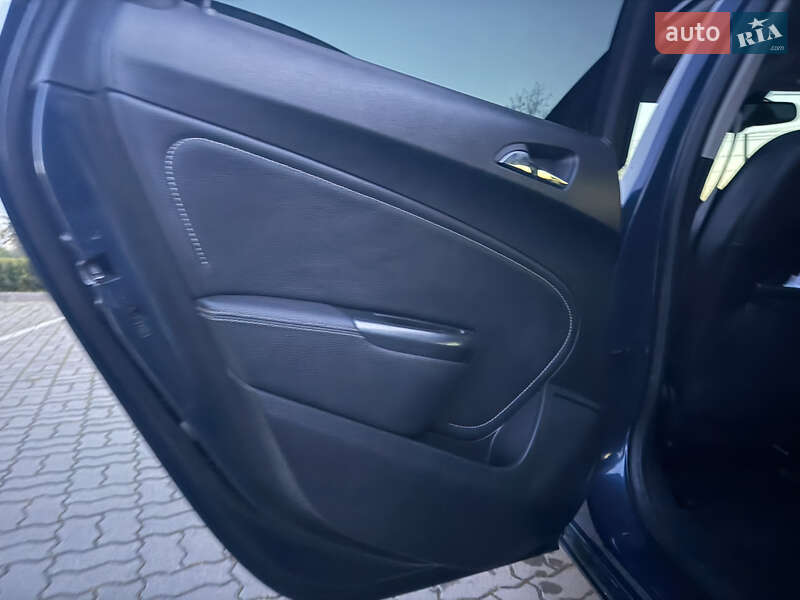 Універсал Opel Astra 2011 в Яворові