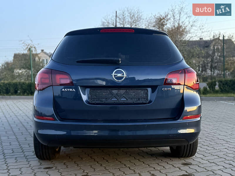 Універсал Opel Astra 2011 в Яворові
