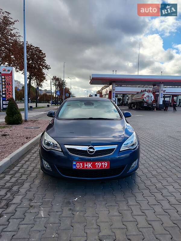 Хэтчбек Opel Astra 2010 в Кривом Роге
