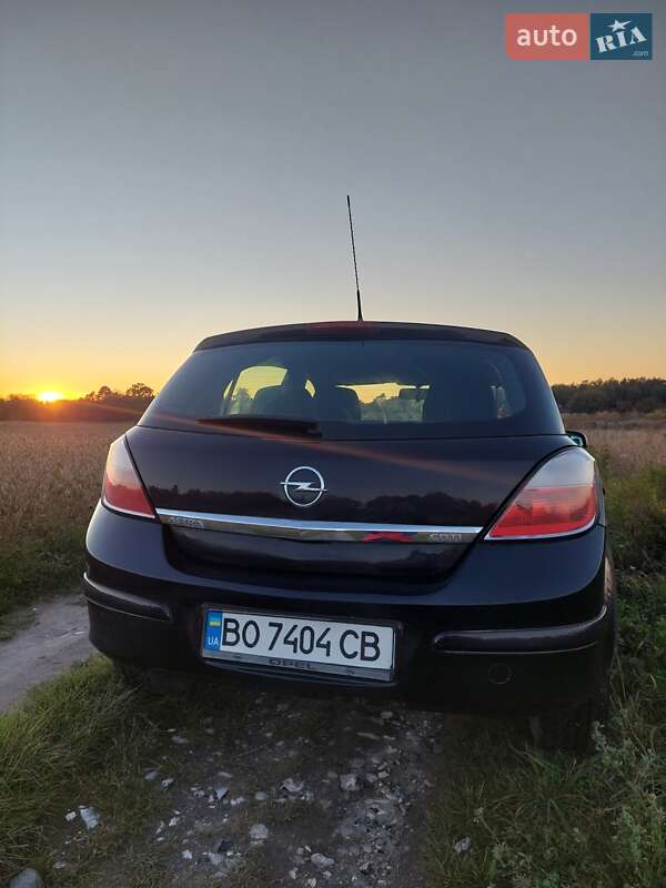 Хэтчбек Opel Astra 2007 в Кременце