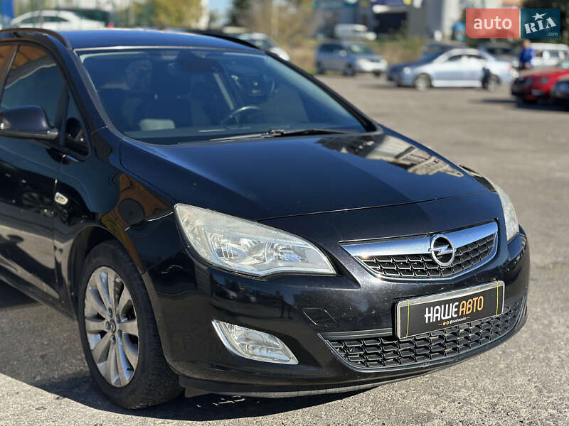 Универсал Opel Astra 2010 в Шептицькому