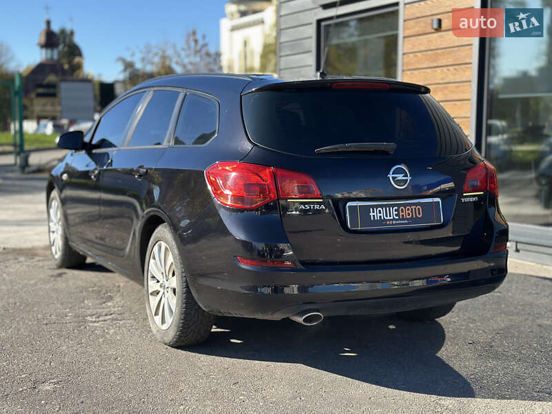 Универсал Opel Astra 2010 в Шептицькому