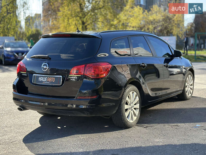 Универсал Opel Astra 2010 в Шептицькому