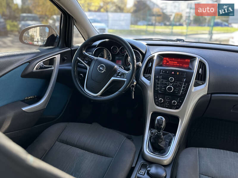 Универсал Opel Astra 2010 в Шептицькому
