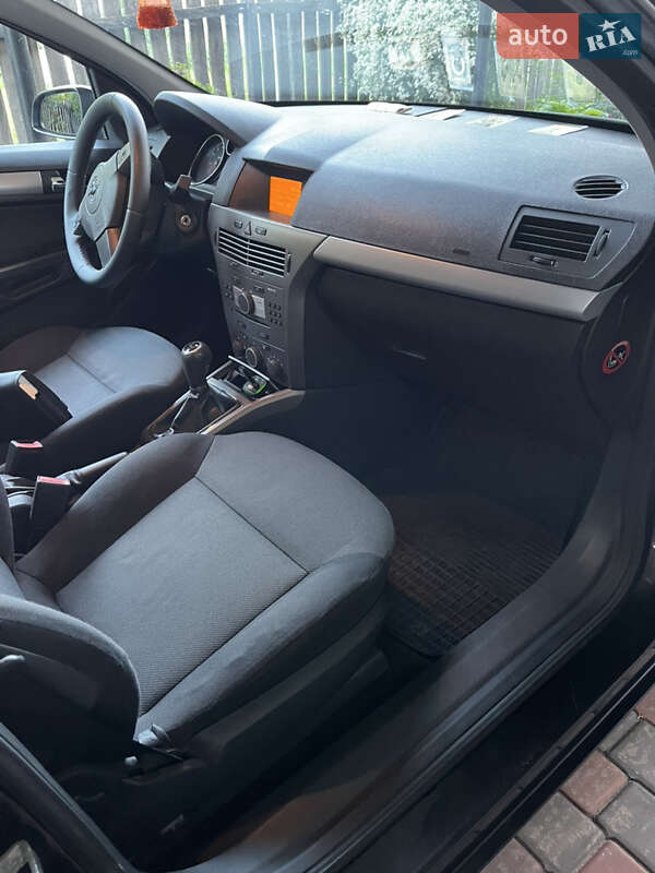 Універсал Opel Astra 2006 в Смілі