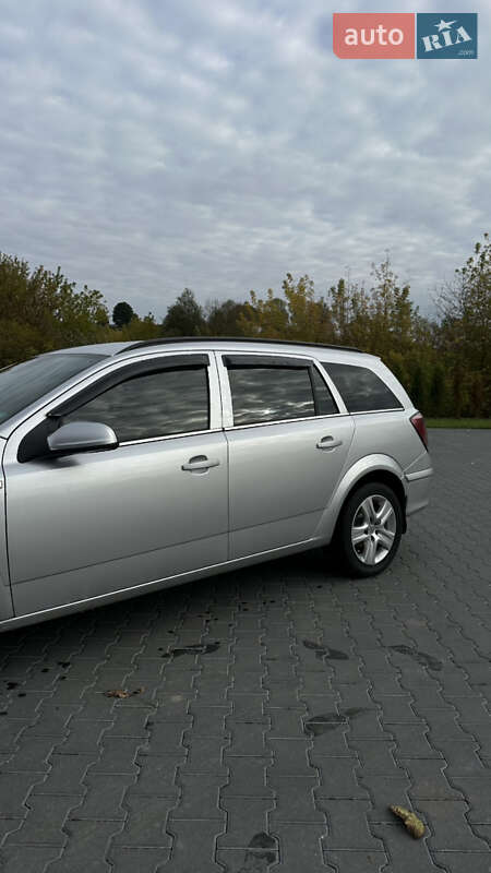 Универсал Opel Astra 2010 в Тернополе фото 3 Универсал Opel Astra 2010 в Тернополе