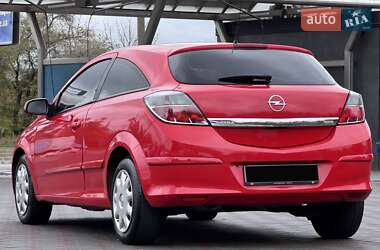 Купе Opel Astra 2008 в  фото 10 Купе Opel Astra 2008 в