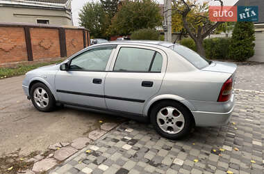 Седан Opel Astra 2004 в  фото 4 Седан Opel Astra 2004 в