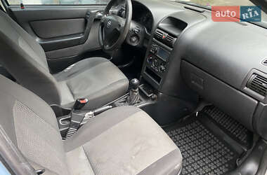 Седан Opel Astra 2004 в  фото 14 Седан Opel Astra 2004 в