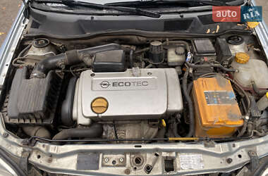 Седан Opel Astra 2004 в  фото 13 Седан Opel Astra 2004 в