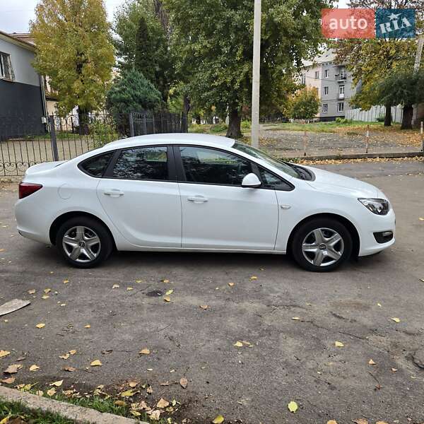 Хэтчбек Opel Astra 2017 в Кривом Роге