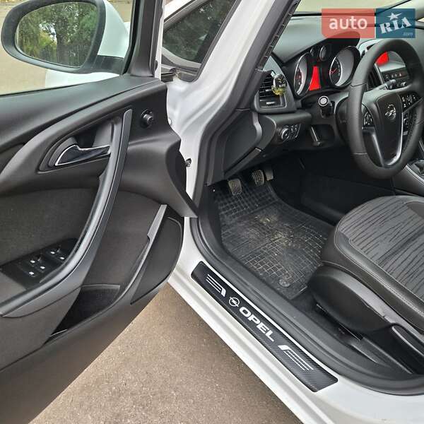 Хэтчбек Opel Astra 2017 в Кривом Роге