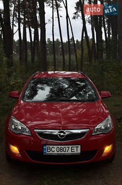 Універсал Opel Astra 2011 в Львові