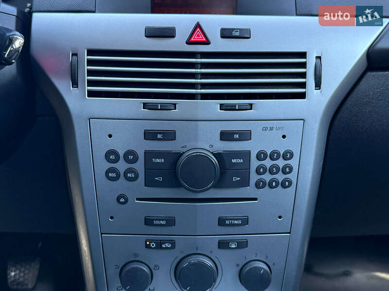 Хэтчбек Opel Astra 2014 в Лубнах фото 7 Хэтчбек Opel Astra 2014 в Лубнах