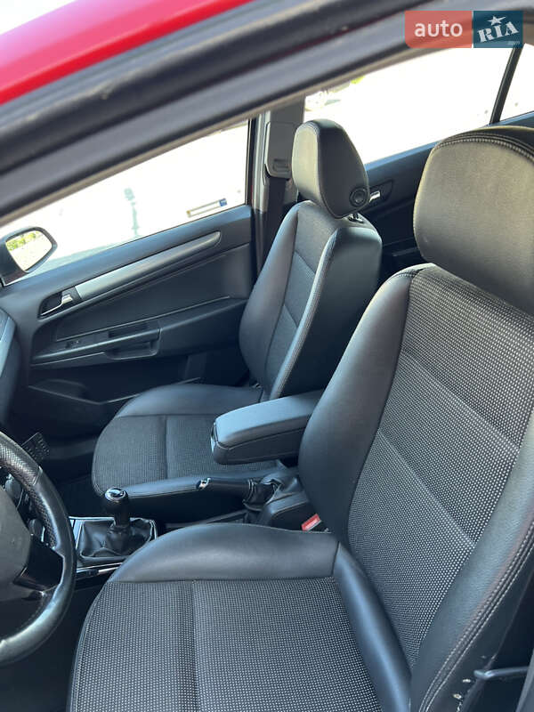 Хэтчбек Opel Astra 2007 в Хусте