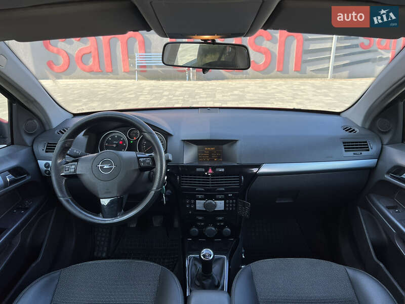 Хэтчбек Opel Astra 2007 в Хусте