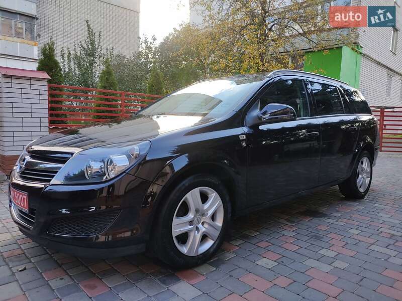 Универсал Opel Astra 2010 в Умани