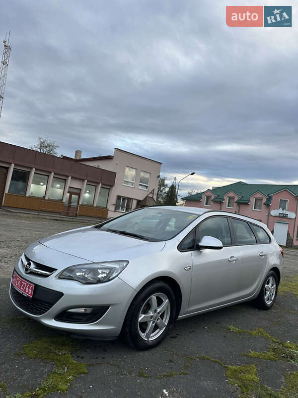 Opel Astra 2012