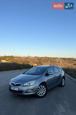 Универсал Opel Astra 2011 в Ровно