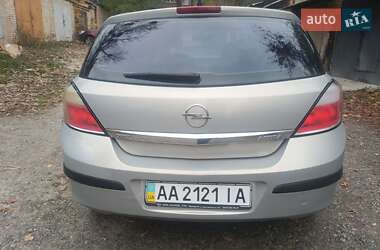 Хетчбек Opel Astra 2006 в  фото 2 Хетчбек Opel Astra 2006 в