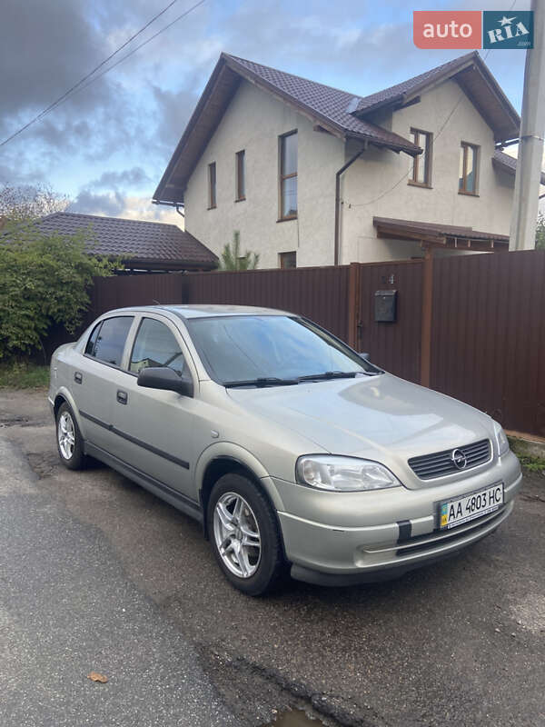 Седан Opel Astra 2008 в Києві фото Седан Opel Astra 2008 в Києві