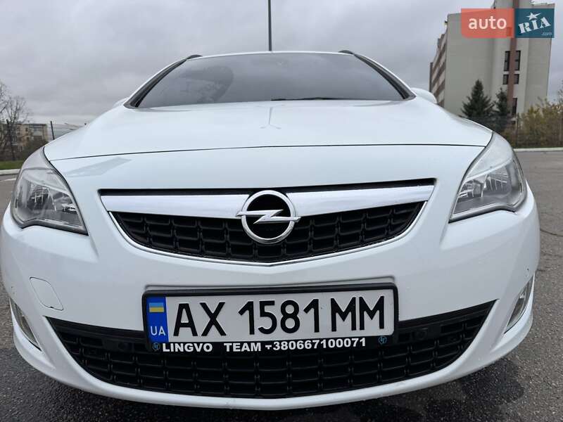 Універсал Opel Astra 2011 в Харкові