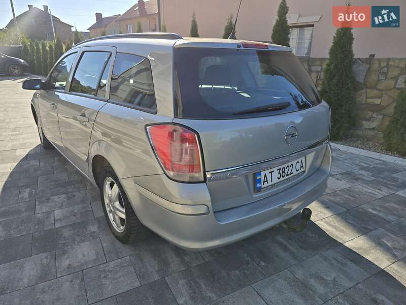 Універсал Opel Astra 2007 в Івано-Франківську